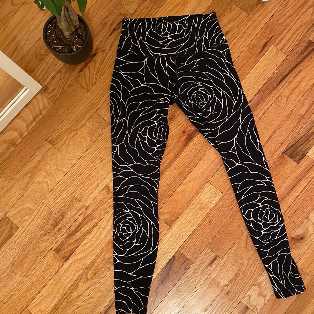 Lululemon high rise yoga leggings